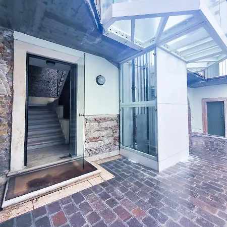 Casa Perotti Pallone Верона