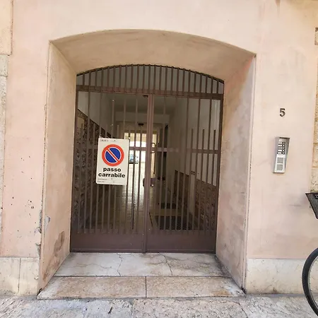 Casa Perotti Pallone アパート *